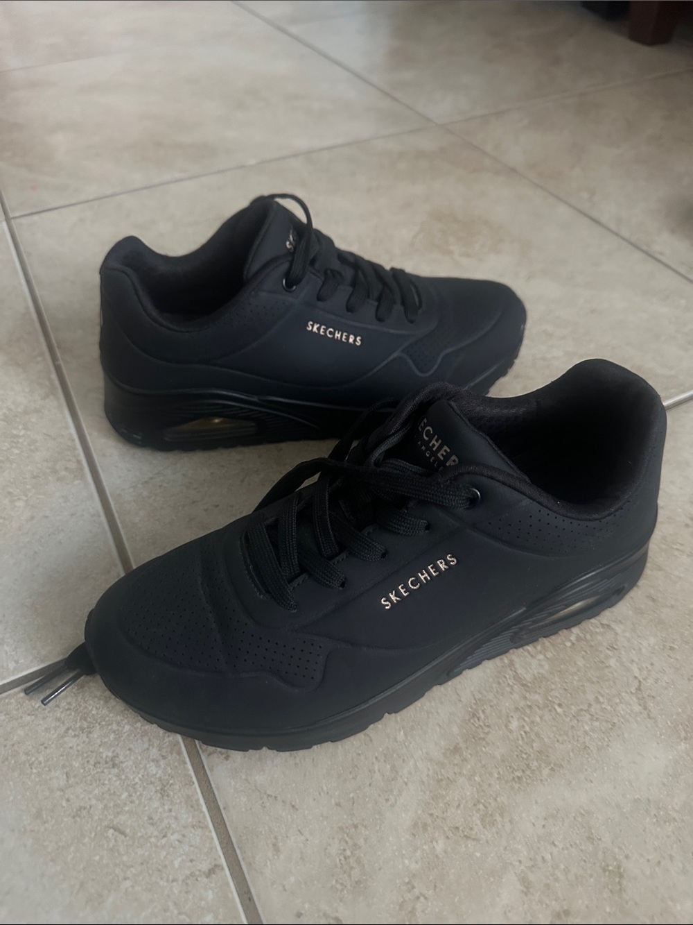 Skechers Woman All-Black Athletic Sneakers UNO